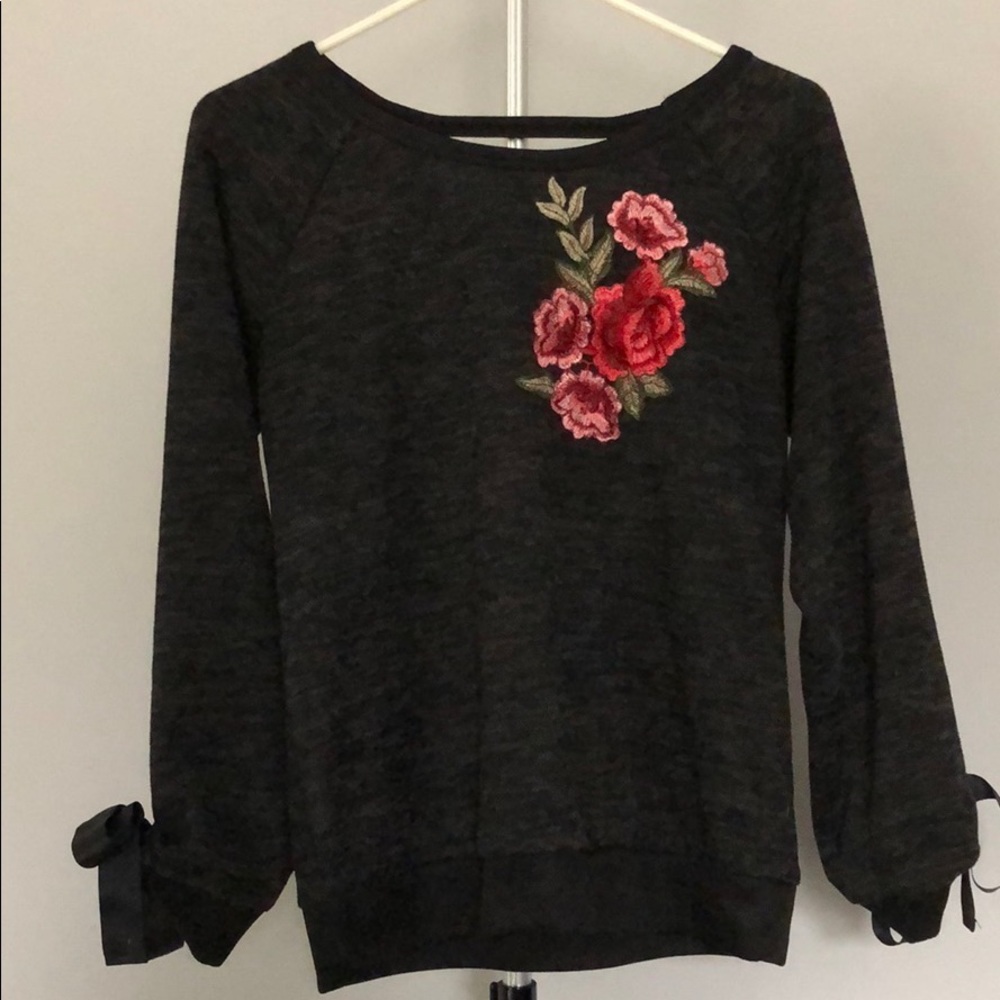 Gypsies & Moondust Embroidered Rose Size Small Top
